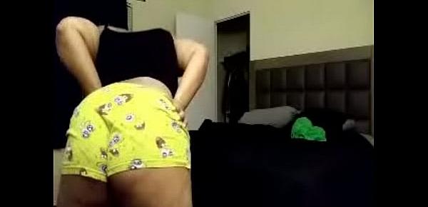 Thot twerking before baby daddy come back from store